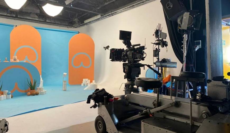 龙子湖区极致互动，品质至上，树立行业标杆的产品宣传视频